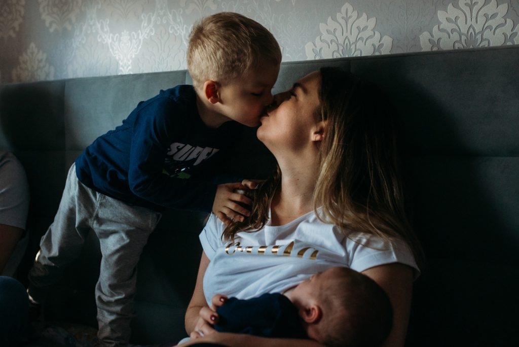 zdjęcie rodzinne mama z synami