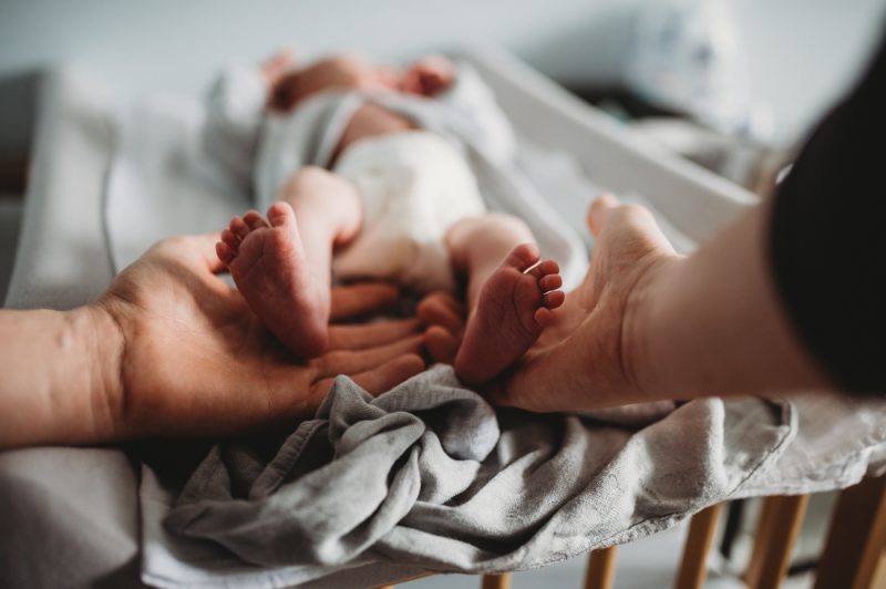 stópki niemowlaka sesja zdjęciowa lifestyle