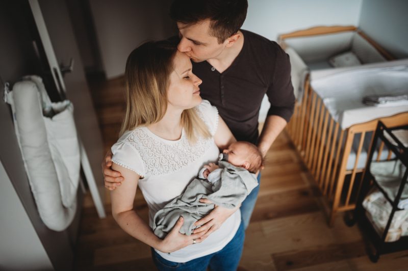 sesja noworodkowa lifestyle rodzina w sypilani